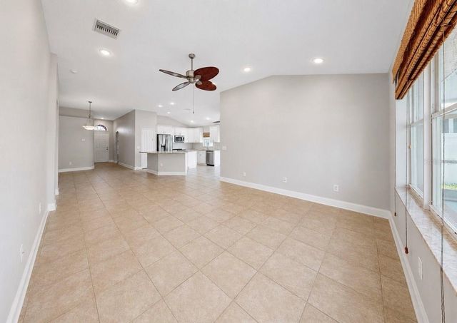 1836 RAVEN GLEN DRIVE, Ruskin, FL 33570