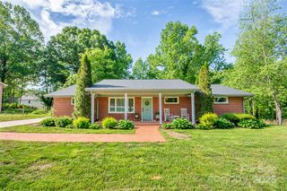 539 30th Avenue NW, Hickory, NC 28601