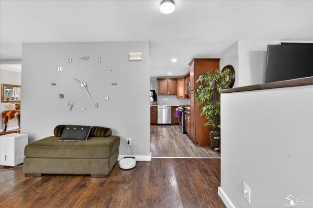 7077 Taylor Avenue, Temperance, MI 48182