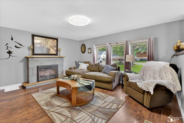 7077 Taylor Avenue, Temperance, MI 48182