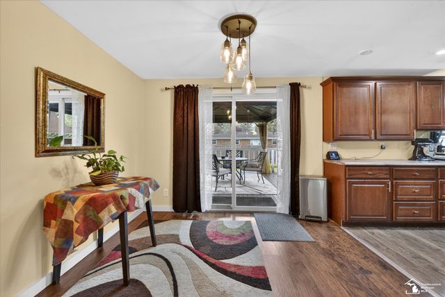 7077 Taylor Avenue, Temperance, MI 48182