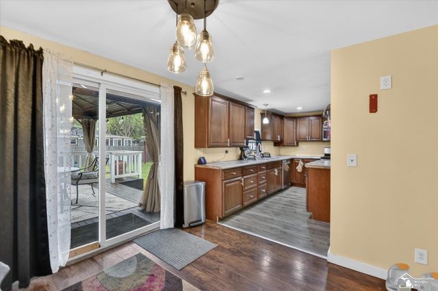 7077 Taylor Avenue, Temperance, MI 48182