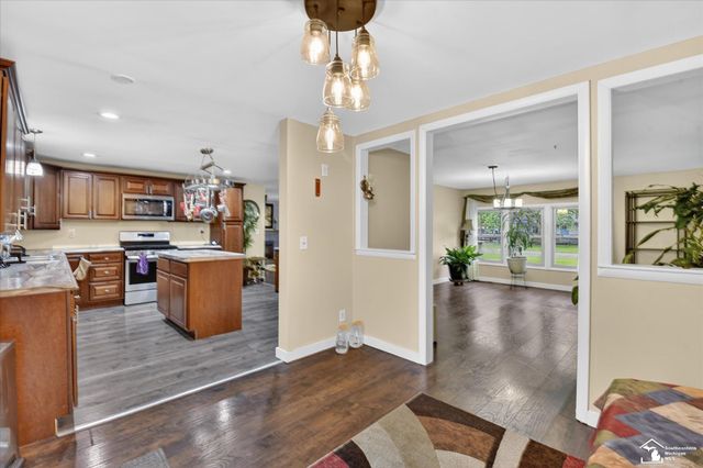 7077 Taylor Avenue, Temperance, MI 48182