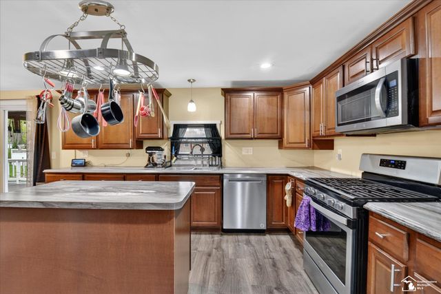 7077 Taylor Avenue, Temperance, MI 48182