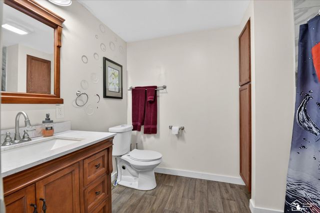 7077 Taylor Avenue, Temperance, MI 48182