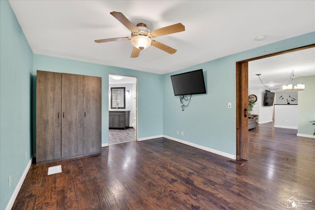 7077 Taylor Avenue, Temperance, MI 48182