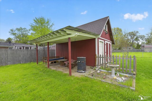 7077 Taylor Avenue, Temperance, MI 48182
