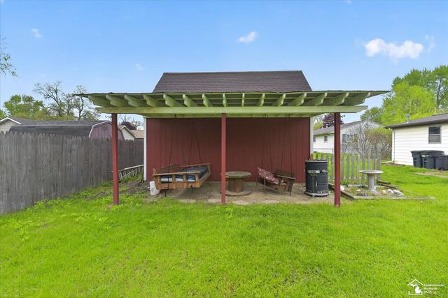 7077 Taylor Avenue, Temperance, MI 48182