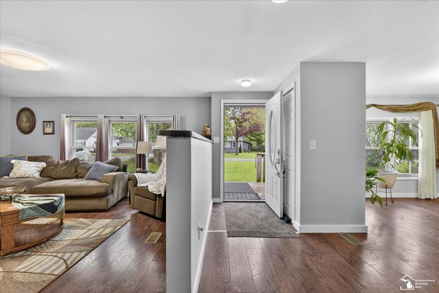 7077 Taylor Avenue, Temperance, MI 48182