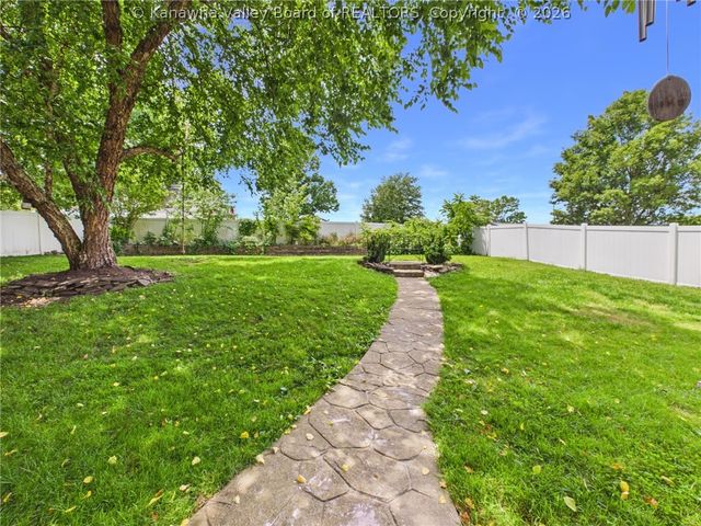 104 Candlewyck Drive, Hurricane, WV 25526
