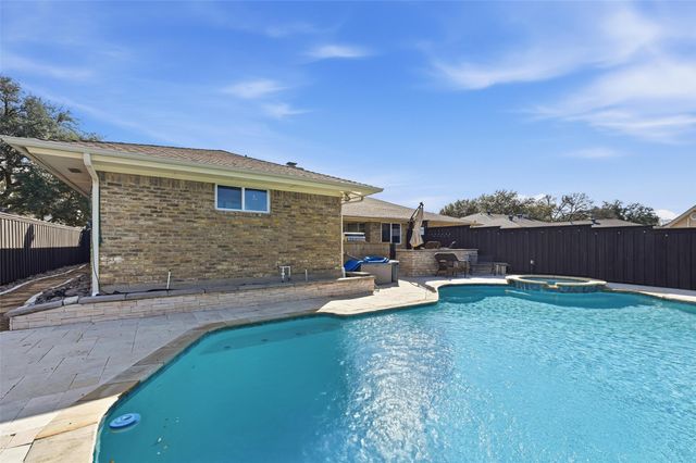 2305 Claridge Circle, Plano, TX 75075