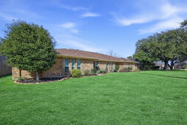 2305 Claridge Circle, Plano, TX 75075