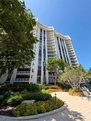 2000 Towerside Ter 301, Miami, FL 33138