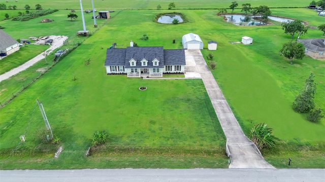 7829 N Humble Camp Road, Texas City, TX 77539