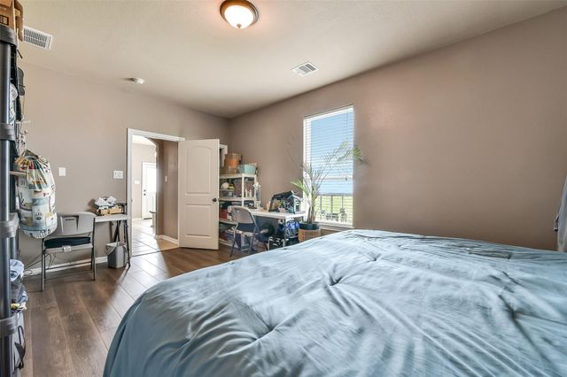 7829 N Humble Camp Road, Texas City, TX 77539