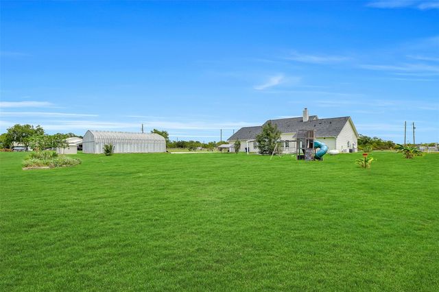 7829 N Humble Camp Road, Texas City, TX 77539