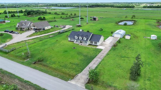 7829 N Humble Camp Road, Texas City, TX 77539