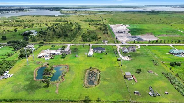 7829 N Humble Camp Road, Texas City, TX 77539