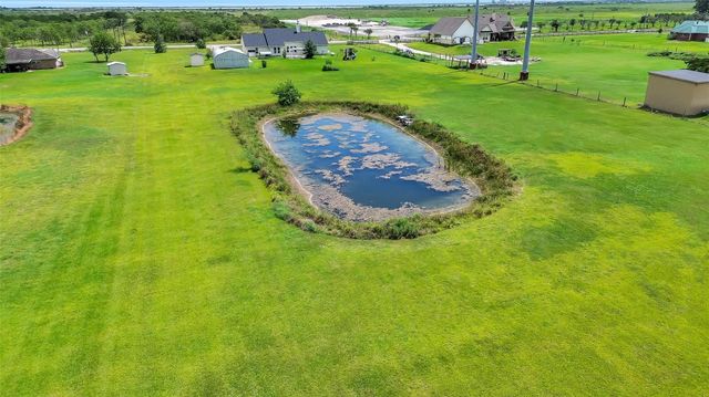 7829 N Humble Camp Road, Texas City, TX 77539