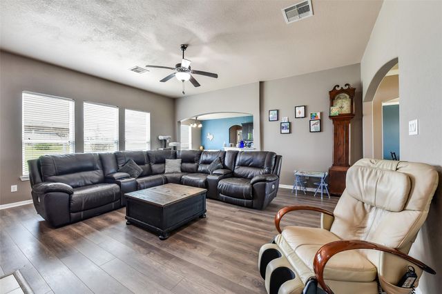 7829 N Humble Camp Road, Texas City, TX 77539