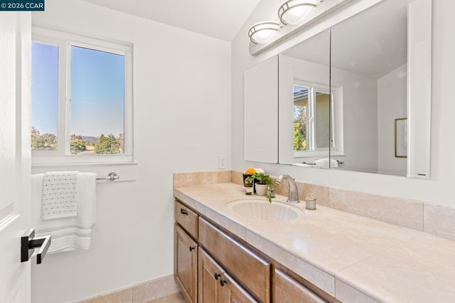 18832 Cindy Way, Castro Valley, CA 94546