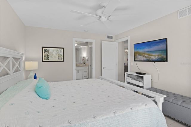 5608 GULF DRIVE 114, Holmes Beach, FL 34217