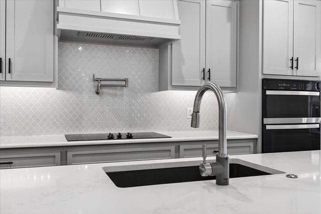 114 Castlewood Road, Enchanted Oaks, TX 75156