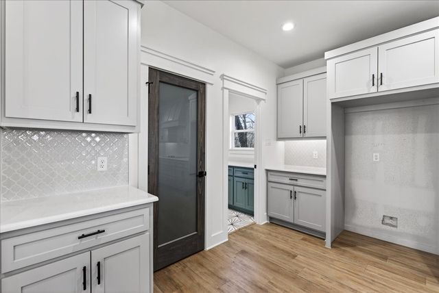 114 Castlewood Road, Enchanted Oaks, TX 75156