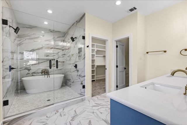 114 Castlewood Road, Enchanted Oaks, TX 75156