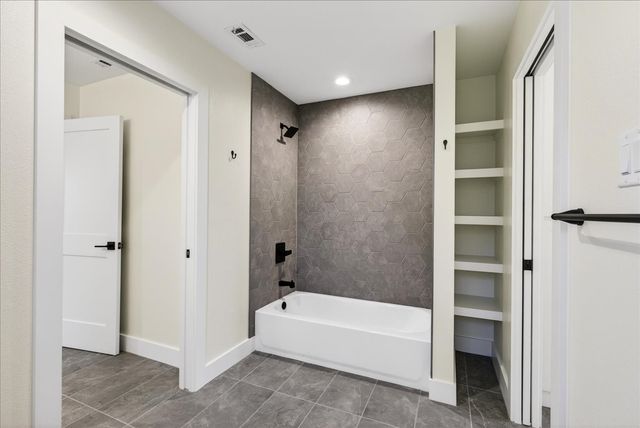 114 Castlewood Road, Enchanted Oaks, TX 75156