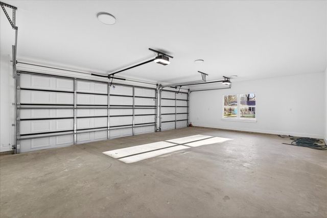 114 Castlewood Road, Enchanted Oaks, TX 75156