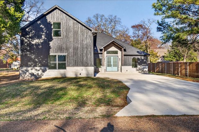 114 Castlewood Road, Enchanted Oaks, TX 75156