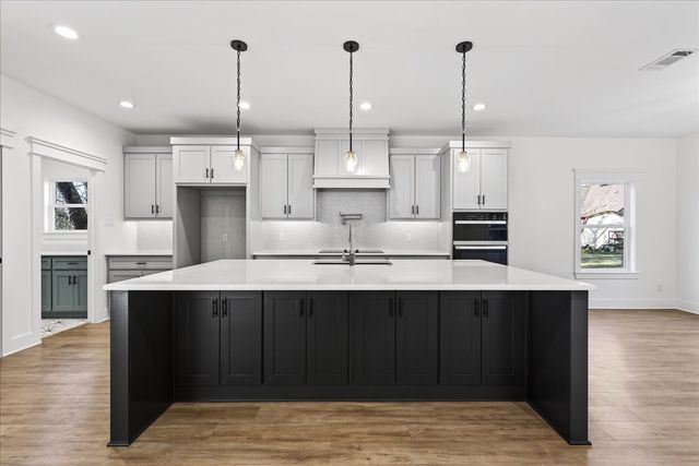 114 Castlewood Road, Enchanted Oaks, TX 75156