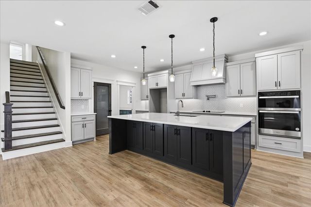 114 Castlewood Road, Enchanted Oaks, TX 75156