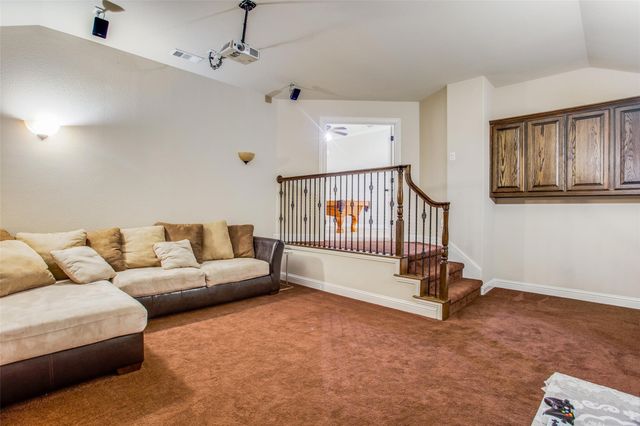 216 Florence Drive, Lewisville, TX 75056