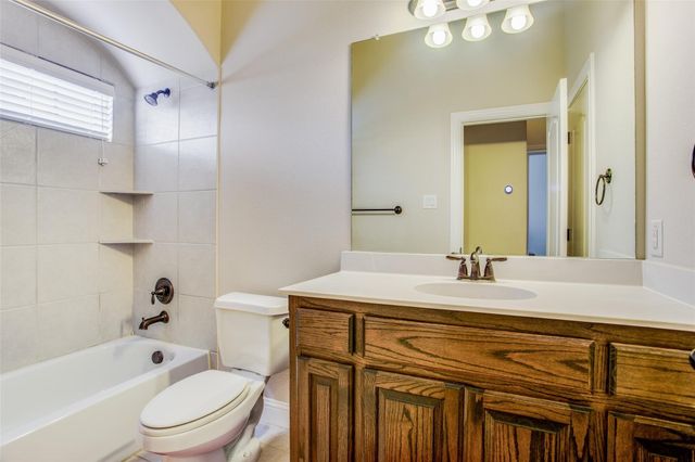 216 Florence Drive, Lewisville, TX 75056