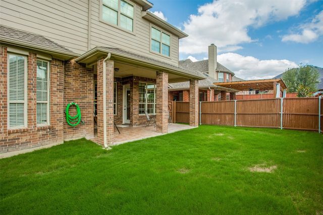 216 Florence Drive, Lewisville, TX 75056