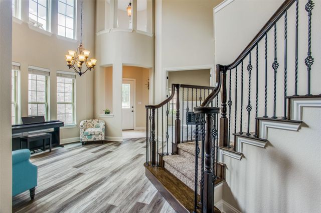 216 Florence Drive, Lewisville, TX 75056