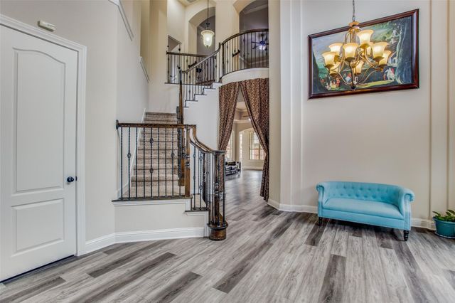 216 Florence Drive, Lewisville, TX 75056