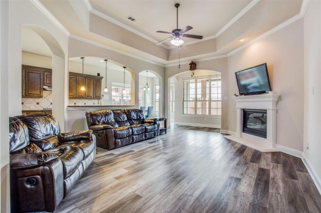 216 Florence Drive, Lewisville, TX 75056