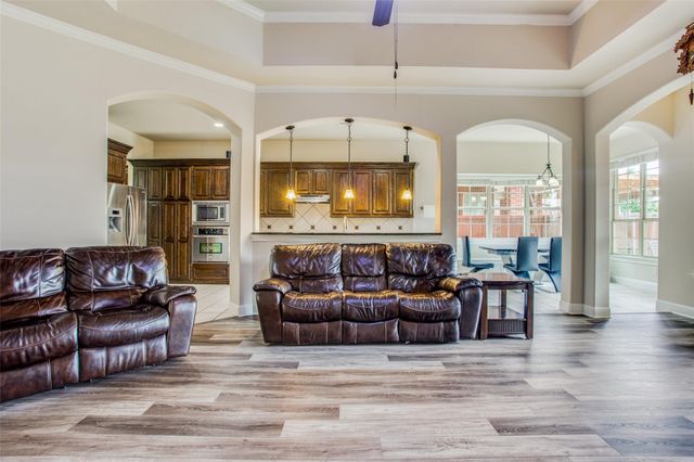 216 Florence Drive, Lewisville, TX 75056