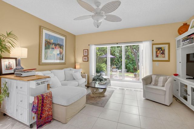 1041 Kokomo Key Lane, Delray Beach, FL 33483