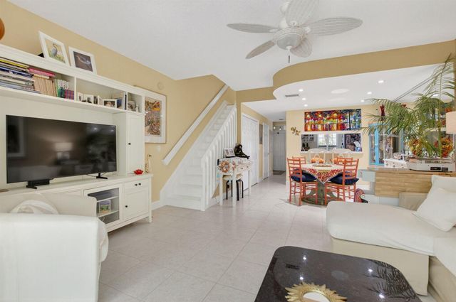 1041 Kokomo Key Lane, Delray Beach, FL 33483
