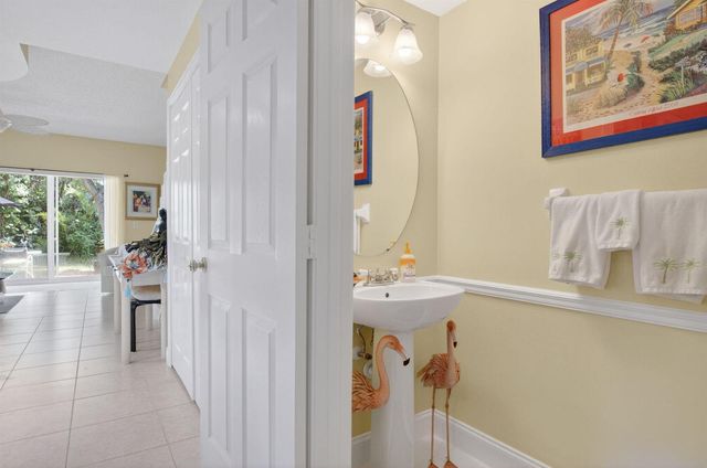 1041 Kokomo Key Lane, Delray Beach, FL 33483