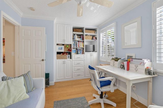 1041 Kokomo Key Lane, Delray Beach, FL 33483