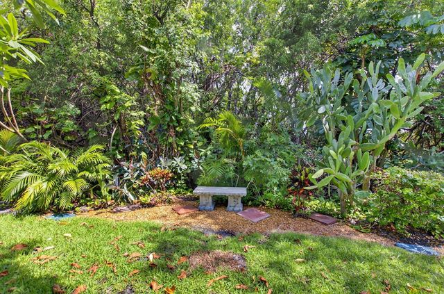 1041 Kokomo Key Lane, Delray Beach, FL 33483