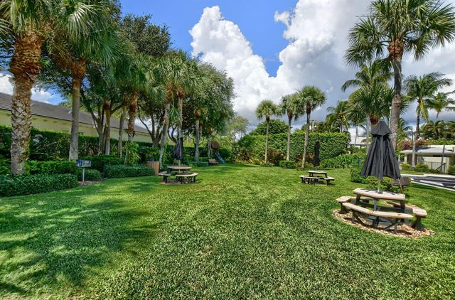 1041 Kokomo Key Lane, Delray Beach, FL 33483