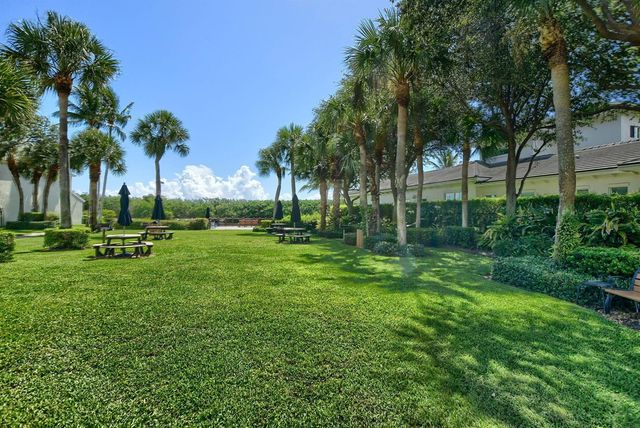 1041 Kokomo Key Lane, Delray Beach, FL 33483