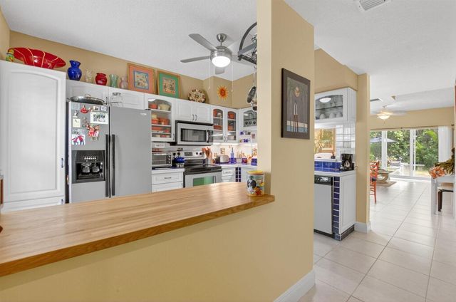 1041 Kokomo Key Lane, Delray Beach, FL 33483
