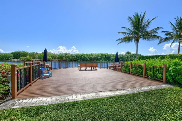 1041 Kokomo Key Lane, Delray Beach, FL 33483